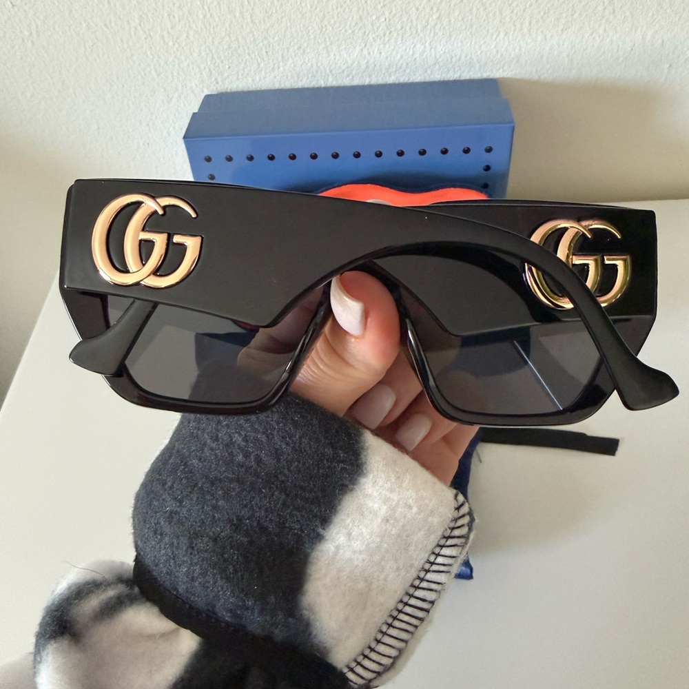 Gucci Black Sunglasses with Gold Double G Accent - Picture 5 of 10